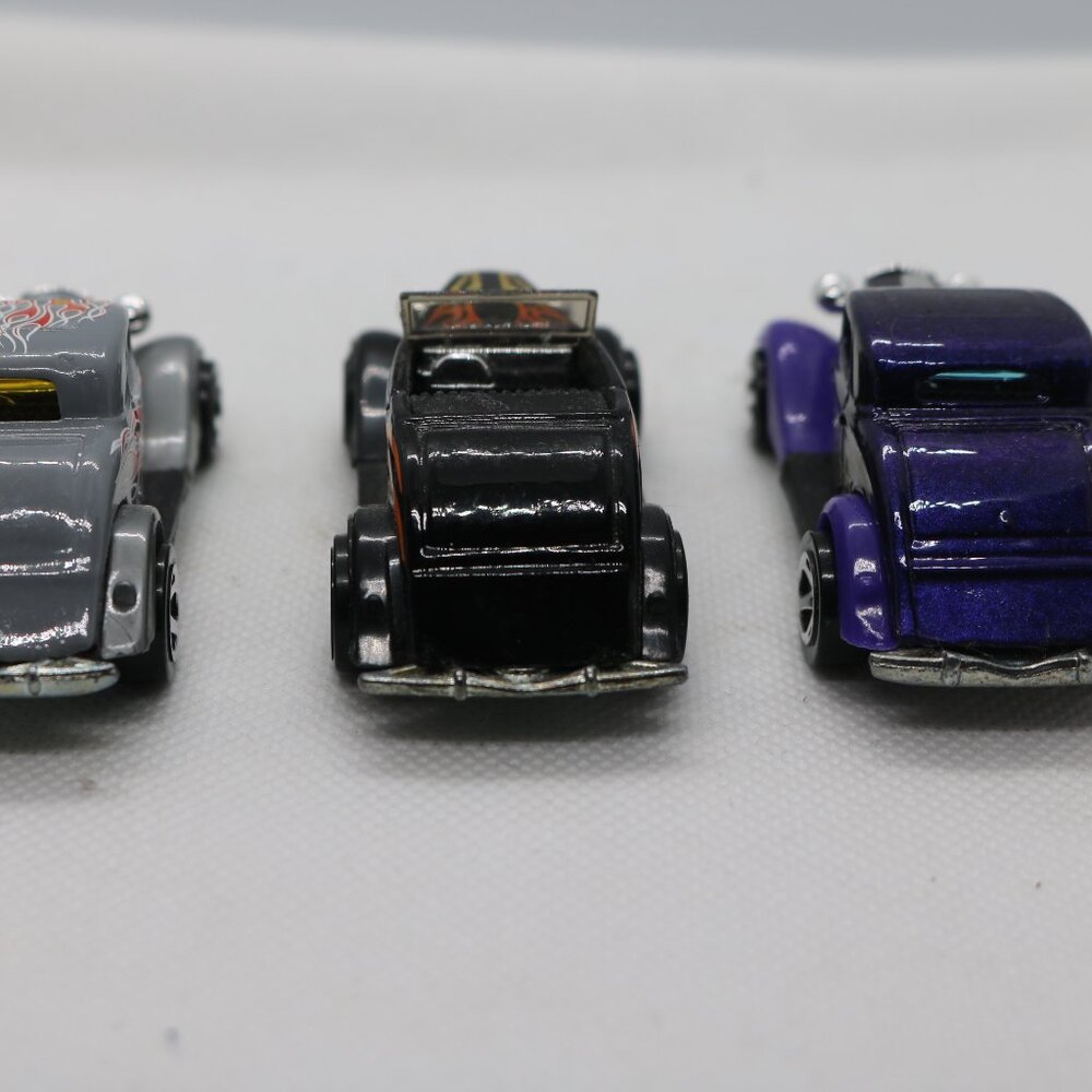 Hot Wheels lot of 3 Ford 1934 roadsters lot of 3 loose 1:64 scale - Picture 5 of 6